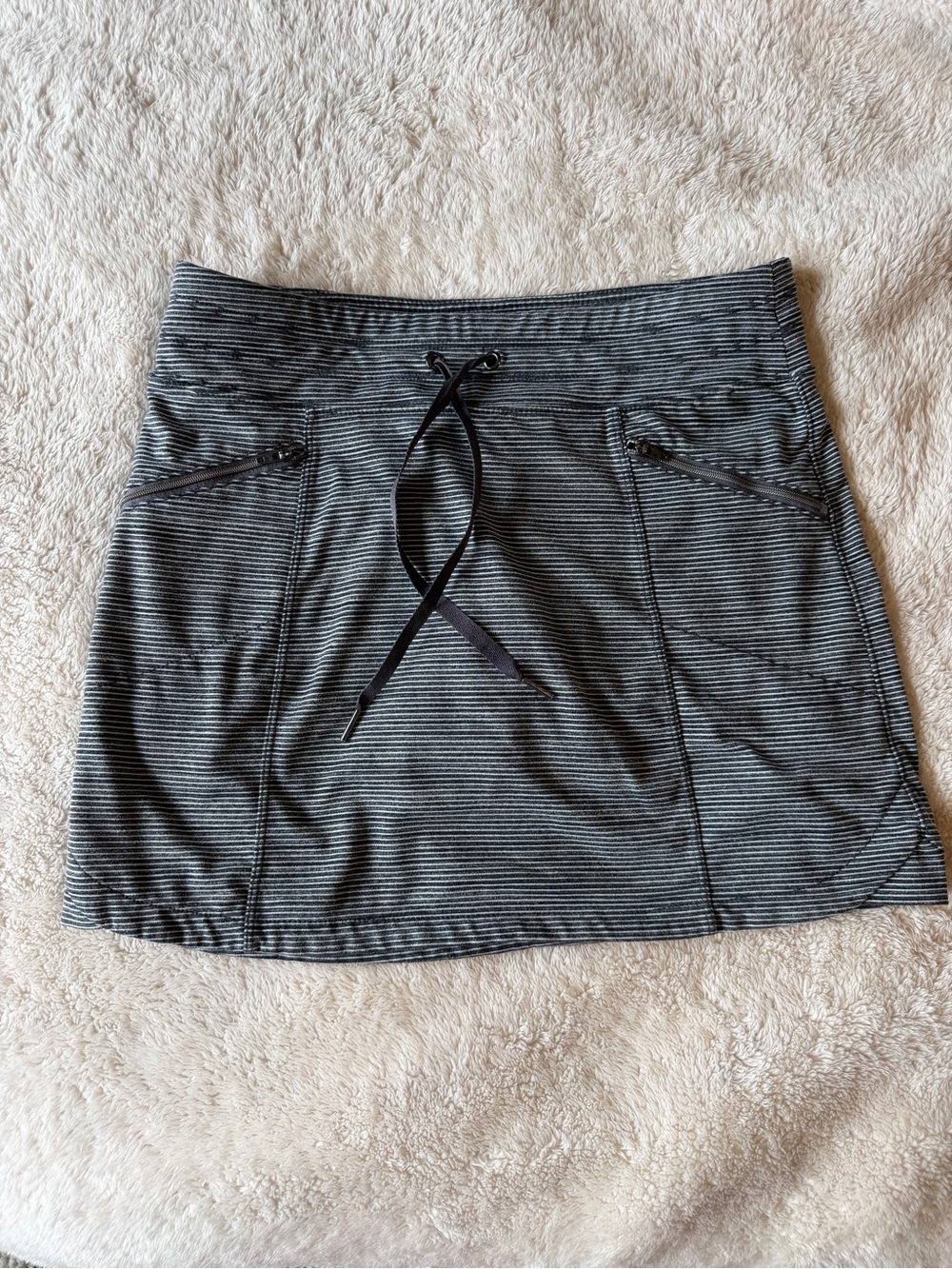 🖤 ATHLETA Modern Metro Striped Skort 🤍